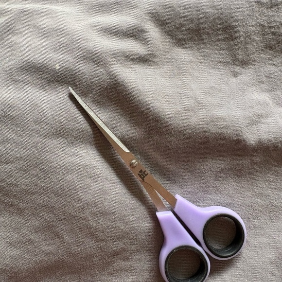 Gray men’s Chubbies medium shorts with 7 inch inseam - Picture 14 of 16